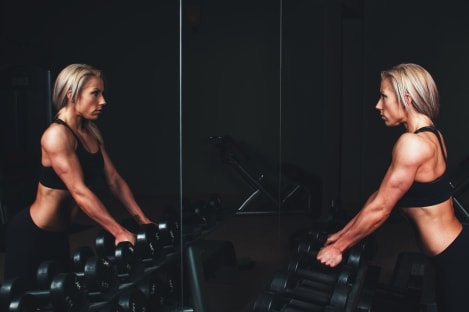 krachttraining met dumbbells